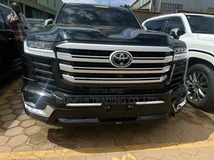 Toyota Land Cruiser Prado 2023 Black