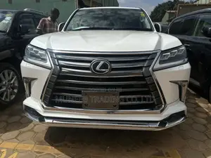 Lexus LX 570 AWD 2016 White