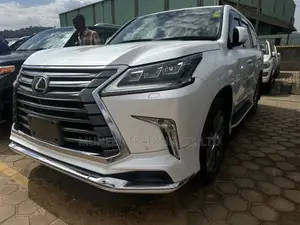 Lexus LX 570 AWD 2016 White