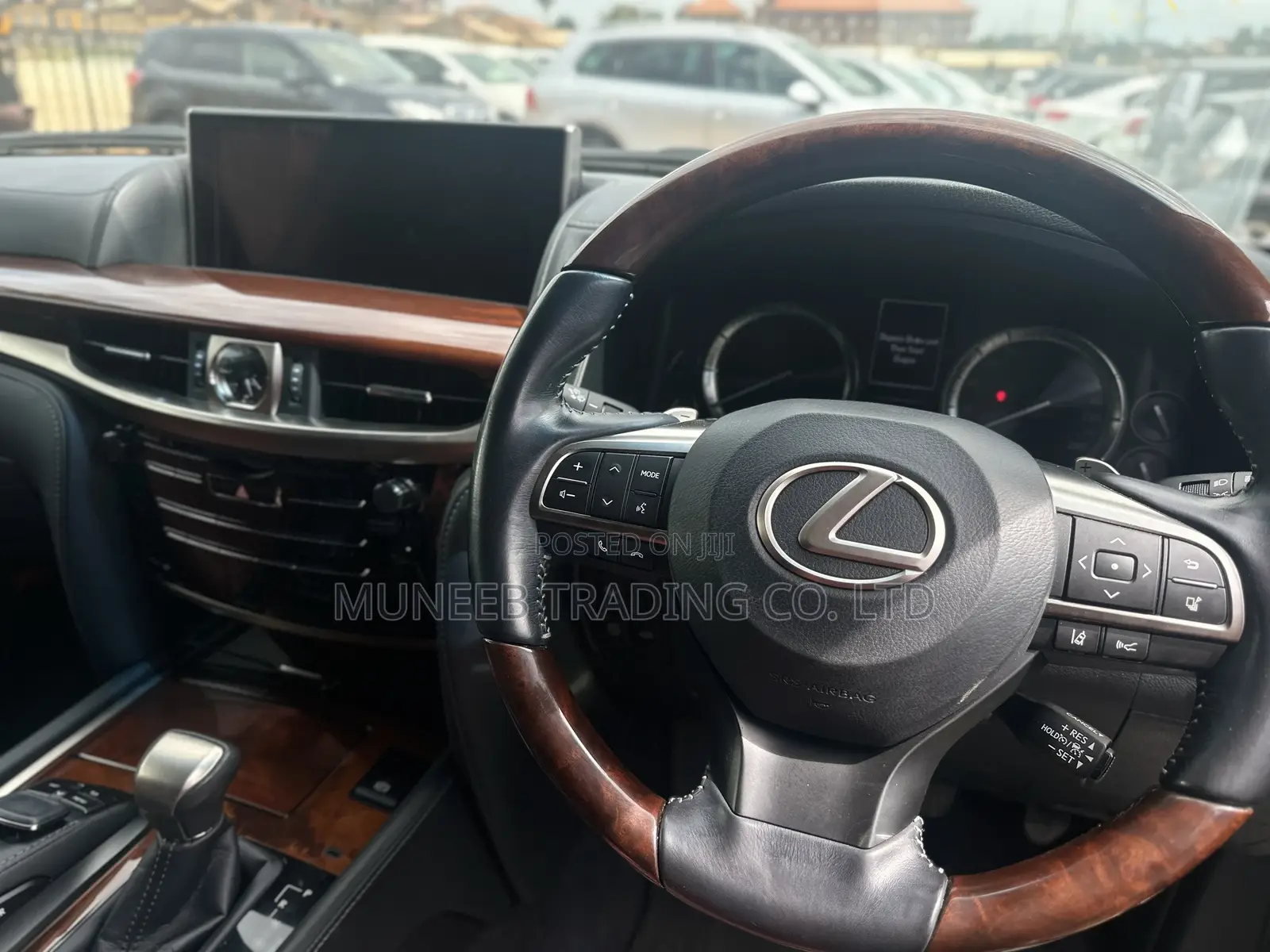 Lexus LX 570 AWD 2016 White