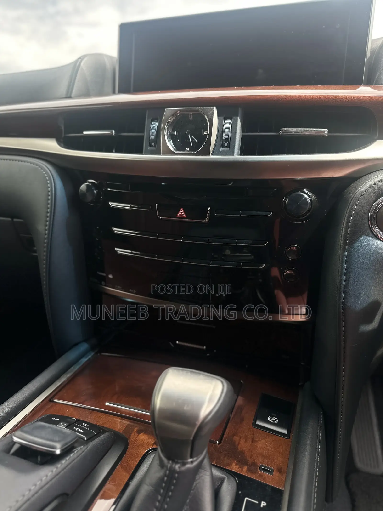 Lexus LX 570 AWD 2016 White