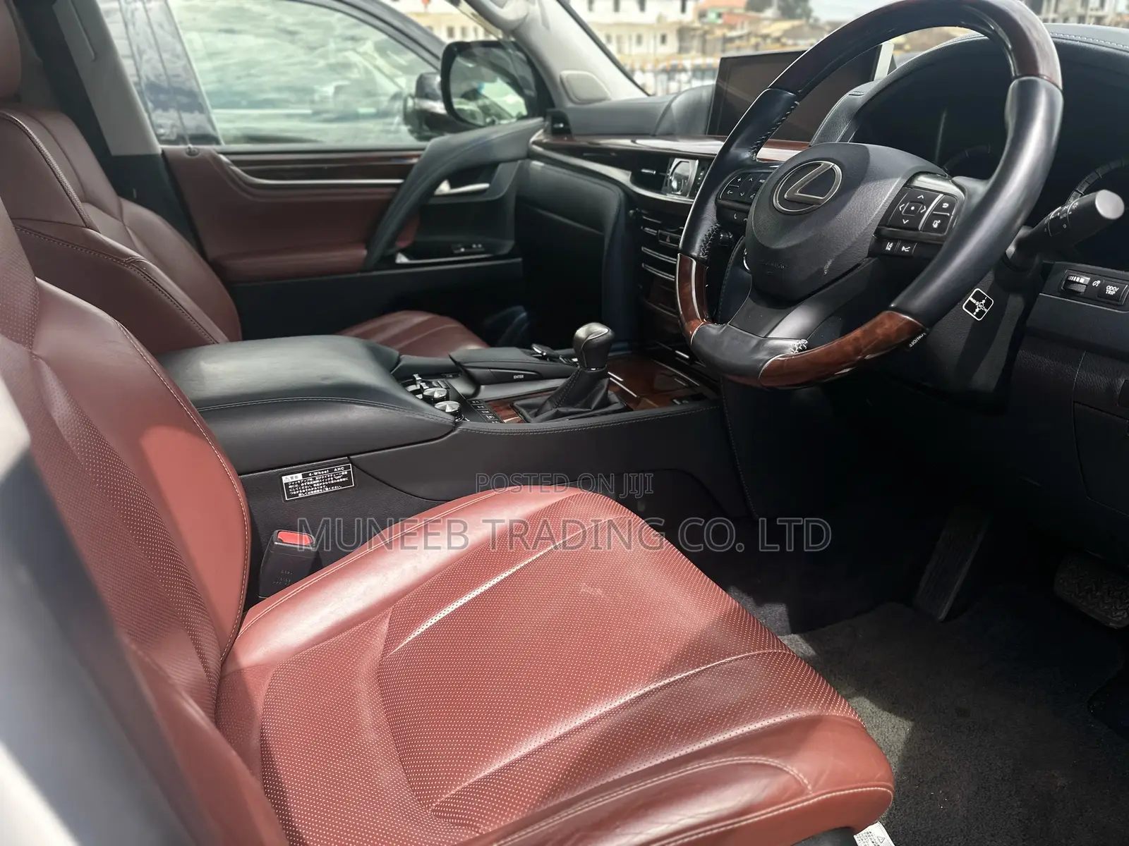 Lexus LX 570 AWD 2016 White