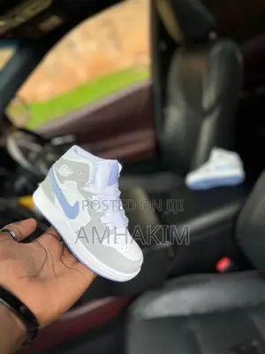 Photo - Classic Nike Airjordan 1 Hightop For Babies In Stock