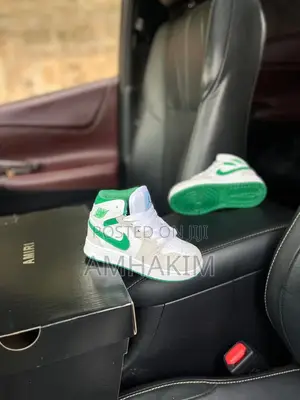 Classic Nike Airjordan 1 Hightop For Babies In Stock