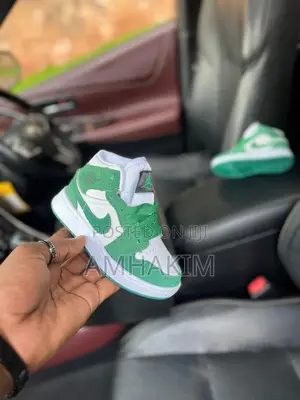 Classic Nike Airjordan 1 Hightop For Babies In Stock