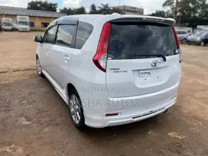 Toyota Passo Sette 2010 White
