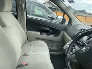 Toyota Passo Sette 2010 White