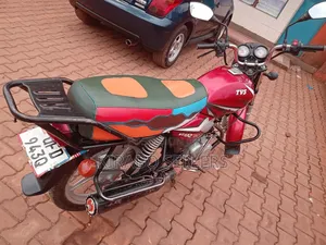 TVS HLX 125 2023 Red