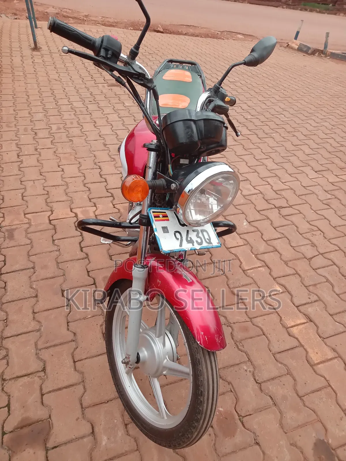 TVS HLX 125 2023 Red