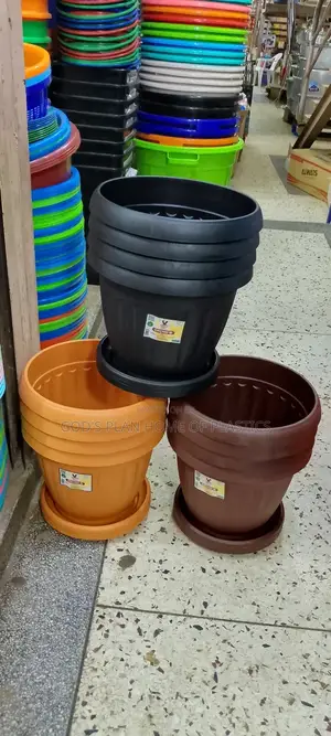Photo - Plastic Flower Pots