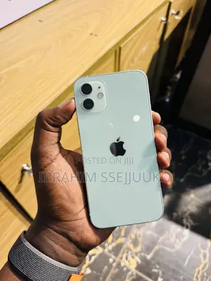 Photo - Apple iPhone 12 64 GB Green