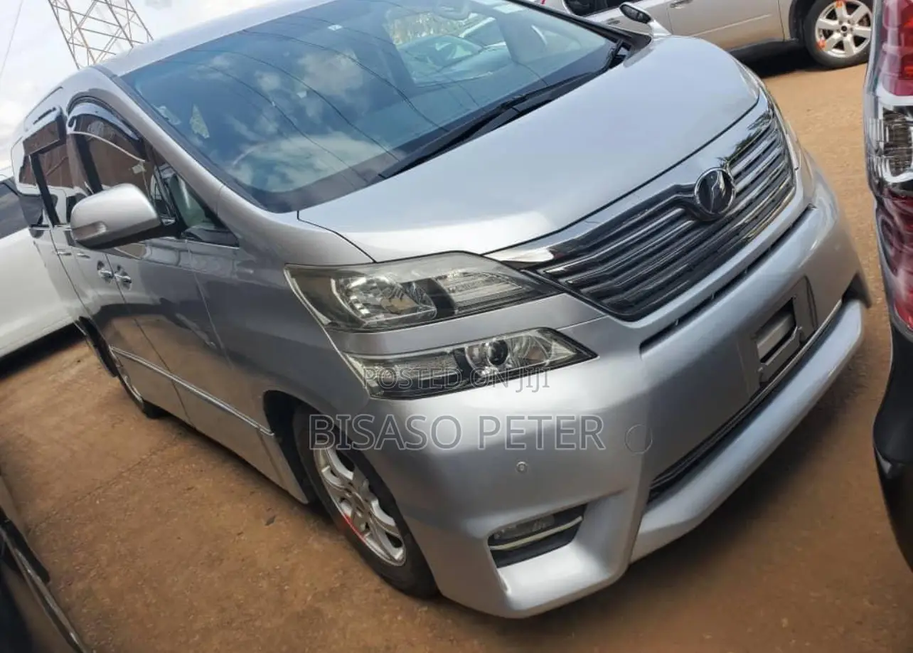 Toyota Vellfire 2011 Silver