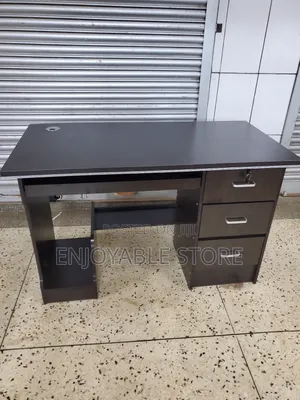 Modern Class Office Table With Space Computer