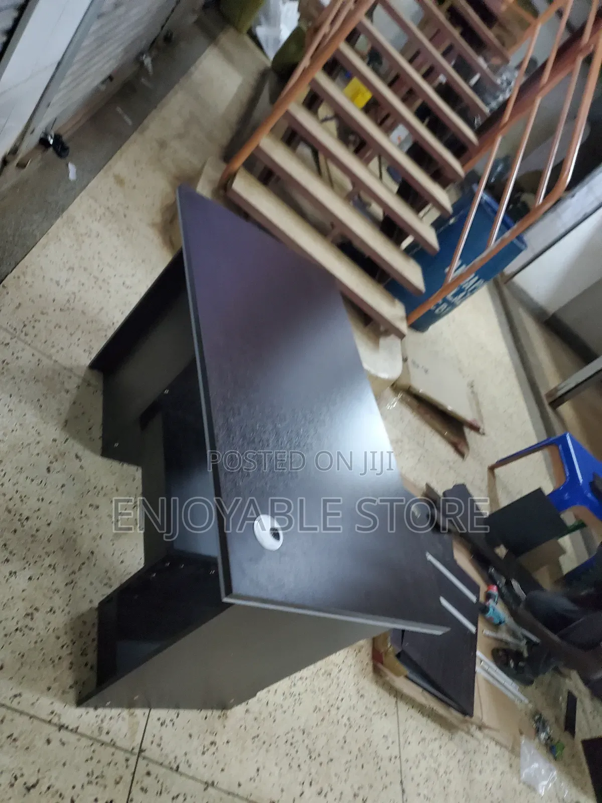 Modern Class Office Table With Space Computer