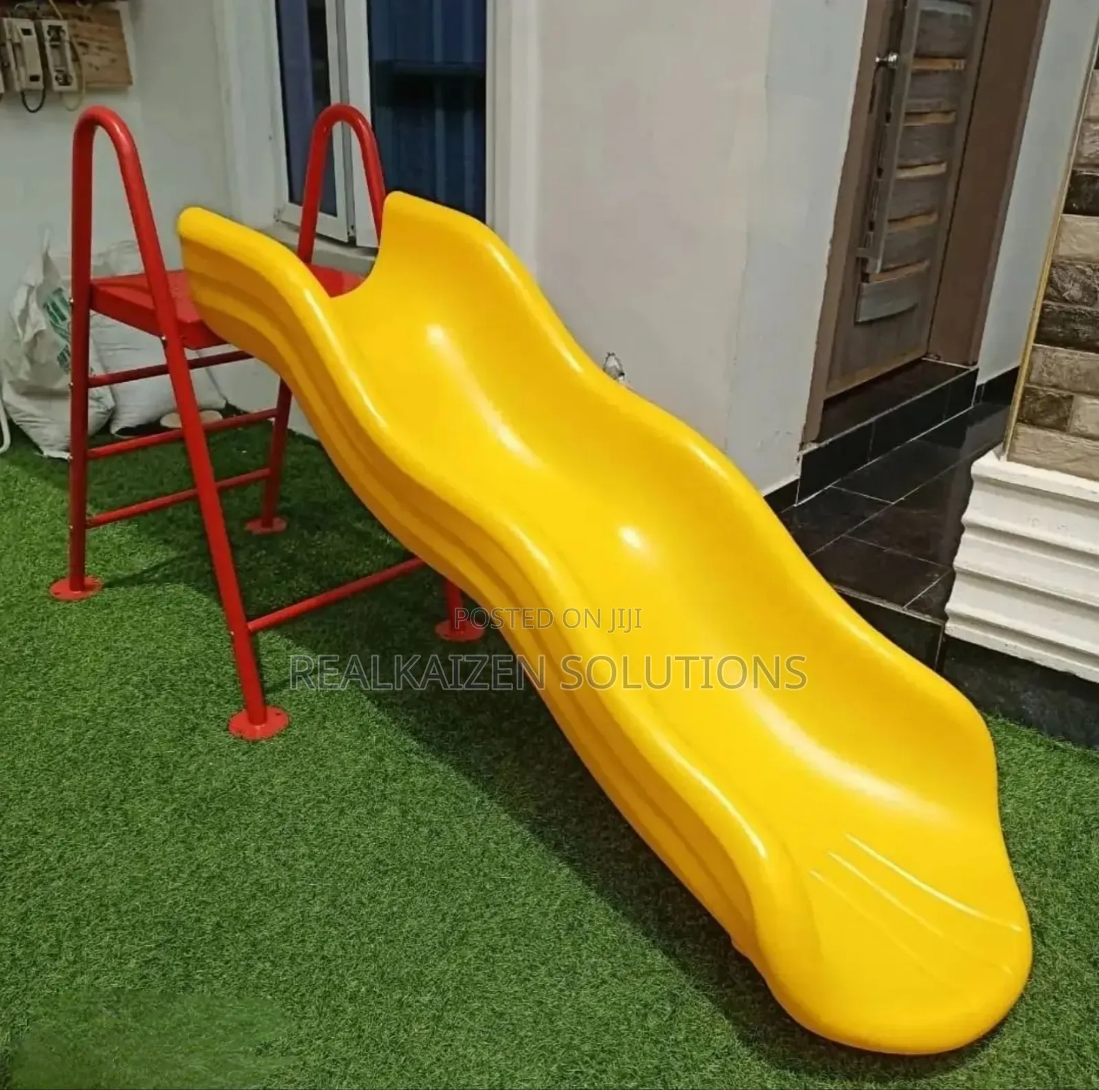 Kids Outdoor Playground Plastic Slide With Metallic Frame