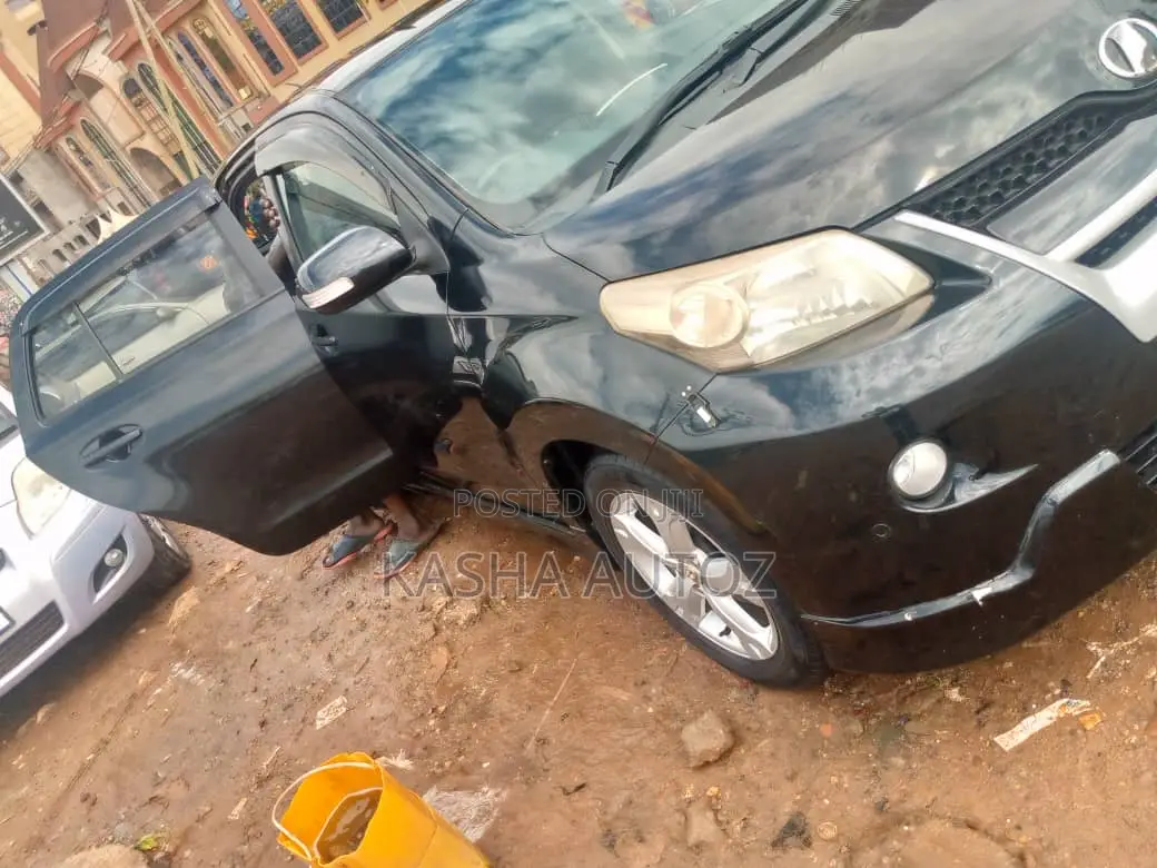 Toyota IST 2010 Black