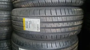 Photo - 235/55r19 Dunlop Brand New Tyre