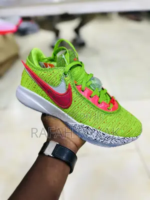 Original Nike Lebron 20 Christmas Grinch Basketball Sneakers