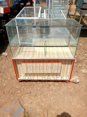 Showcase Display (Glass And Wood) 3ft