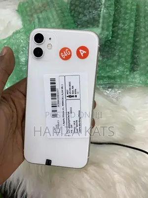 Photo - Apple iPhone 11 64 GB White