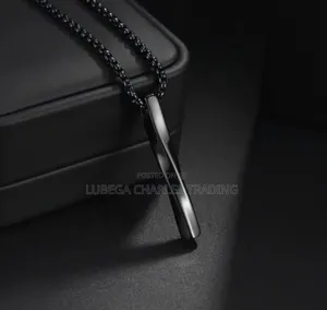 Classic Black Twisted Bar Pendant