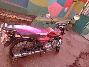 Bajaj Boxer 100 2023 Red
