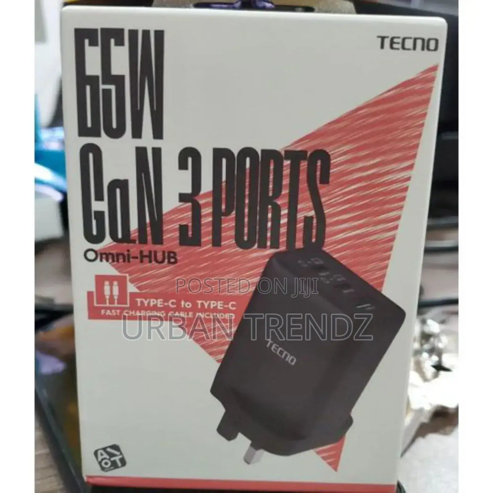 Tecnou60t 65W Gan 3 Ports Omnli Fast Charger- Black/ White
