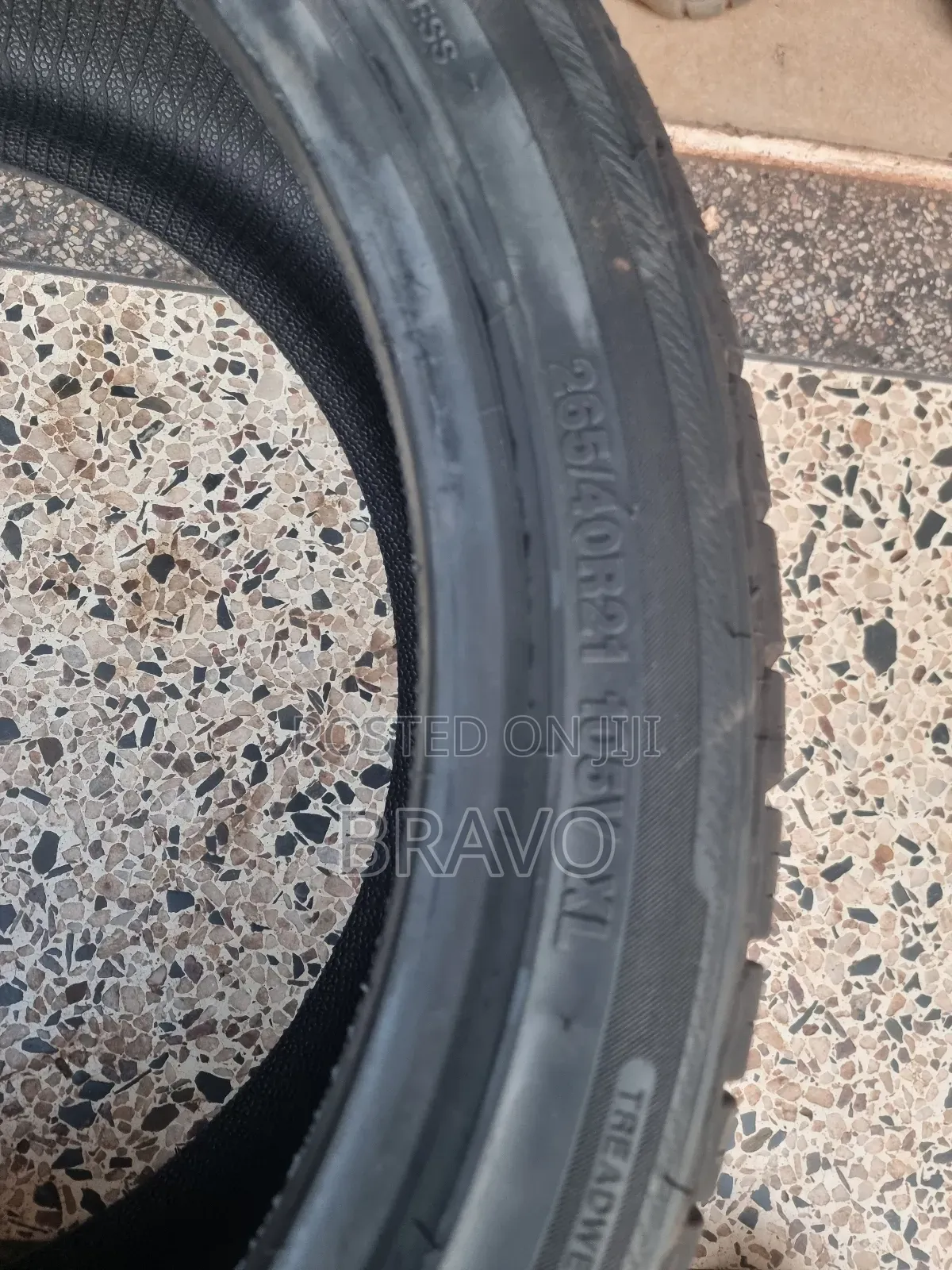 265/40r21 Tires for Benz, BMW .