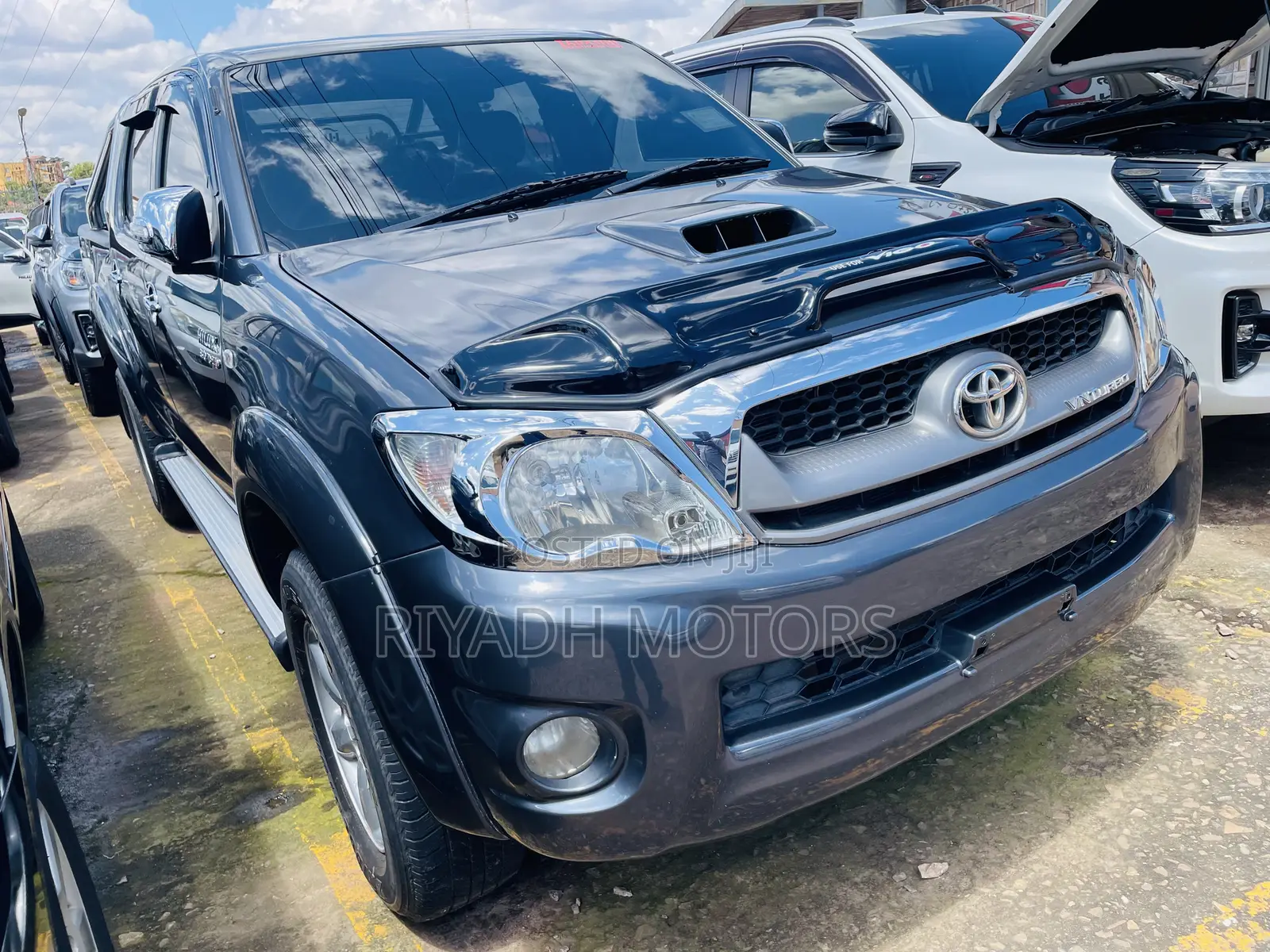 Toyota Hilux 2.7 VVT-i 4X4 SRX 2011 Gray