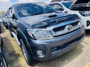 Toyota Hilux 2.7 VVT-i 4X4 SRX 2011 Gray