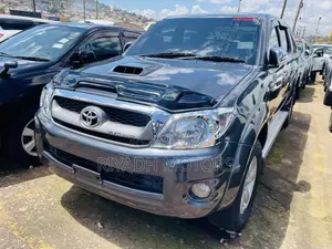 Toyota Hilux 2.7 VVT-i 4X4 SRX 2011 Gray