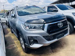 Toyota Hilux 2018 Silver