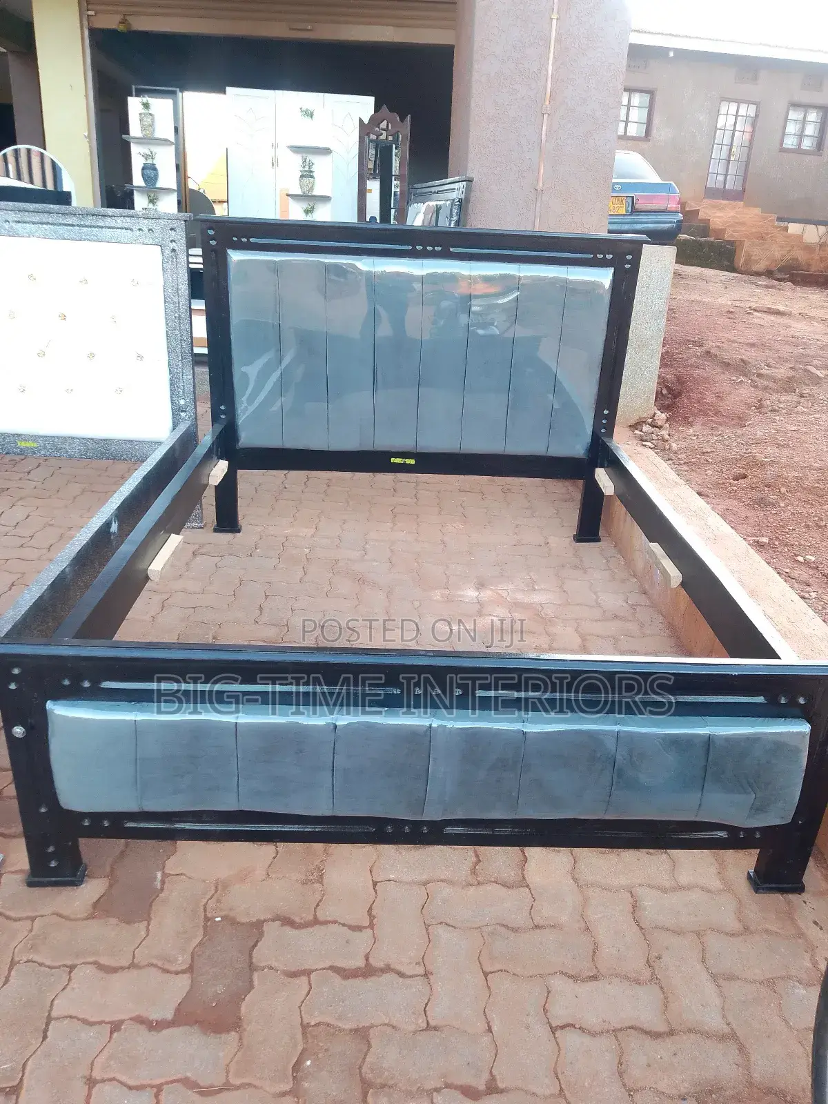 Classy 5*6 Gray Fabric Bed