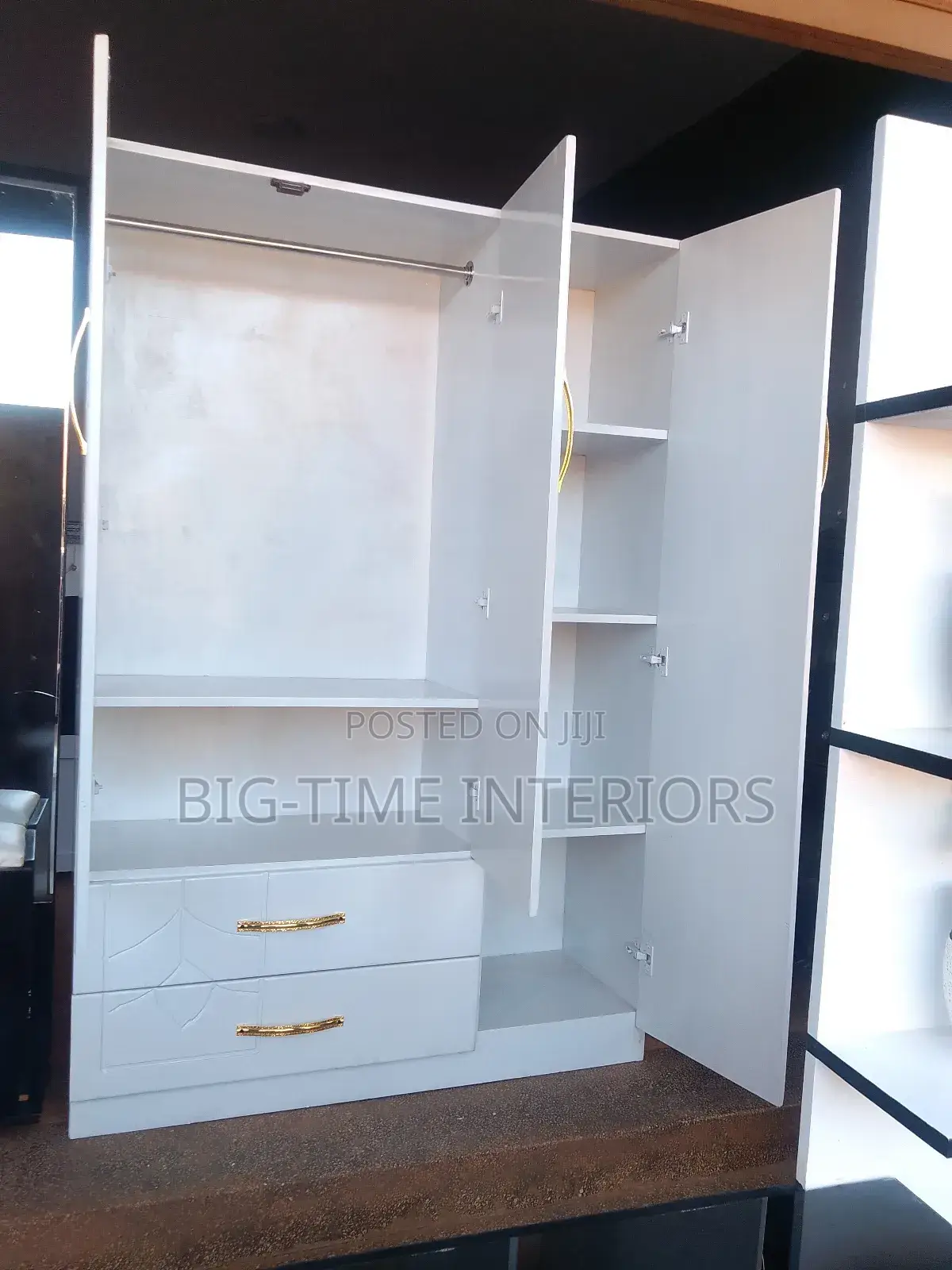 White Triple Door Wardrobe 4x6ft