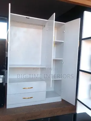 White Triple Door Wardrobe 4x6ft