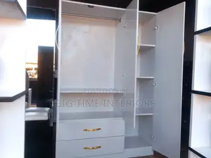 White Closet/Wardrobe 4*6ft