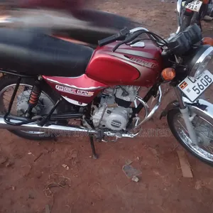 Bajaj Boxer 100 2024 Red