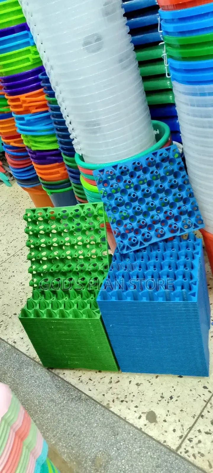 Plastic Eggs Trays 100pcs
