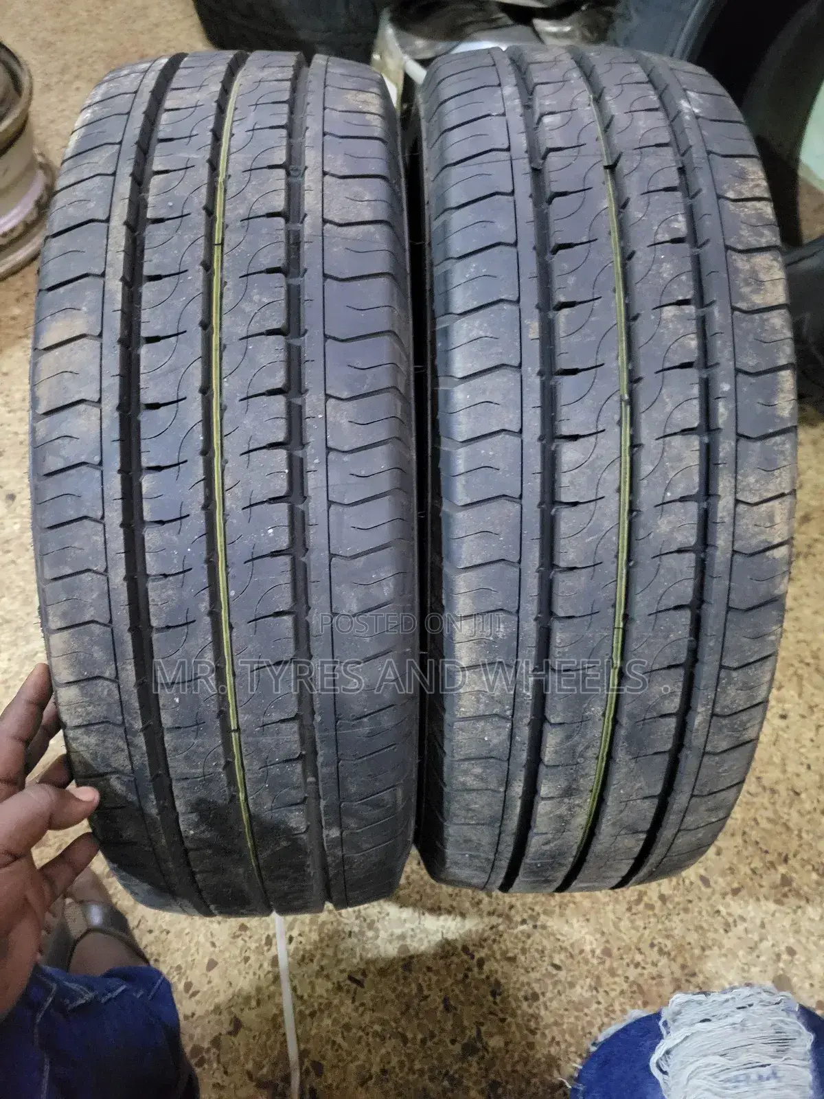 225 70R15 Disney Is Small Bt E Tires a Vry STRNG Russian Mde