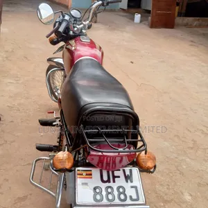 Bajaj Boxer 100 2023 Red