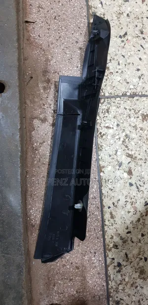 Hillux Revo Side Trim Mould