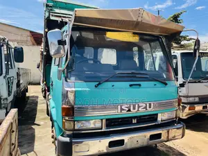 Isuzu Dumper 6HE1