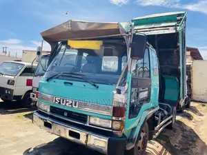 Isuzu Dumper 6HE1