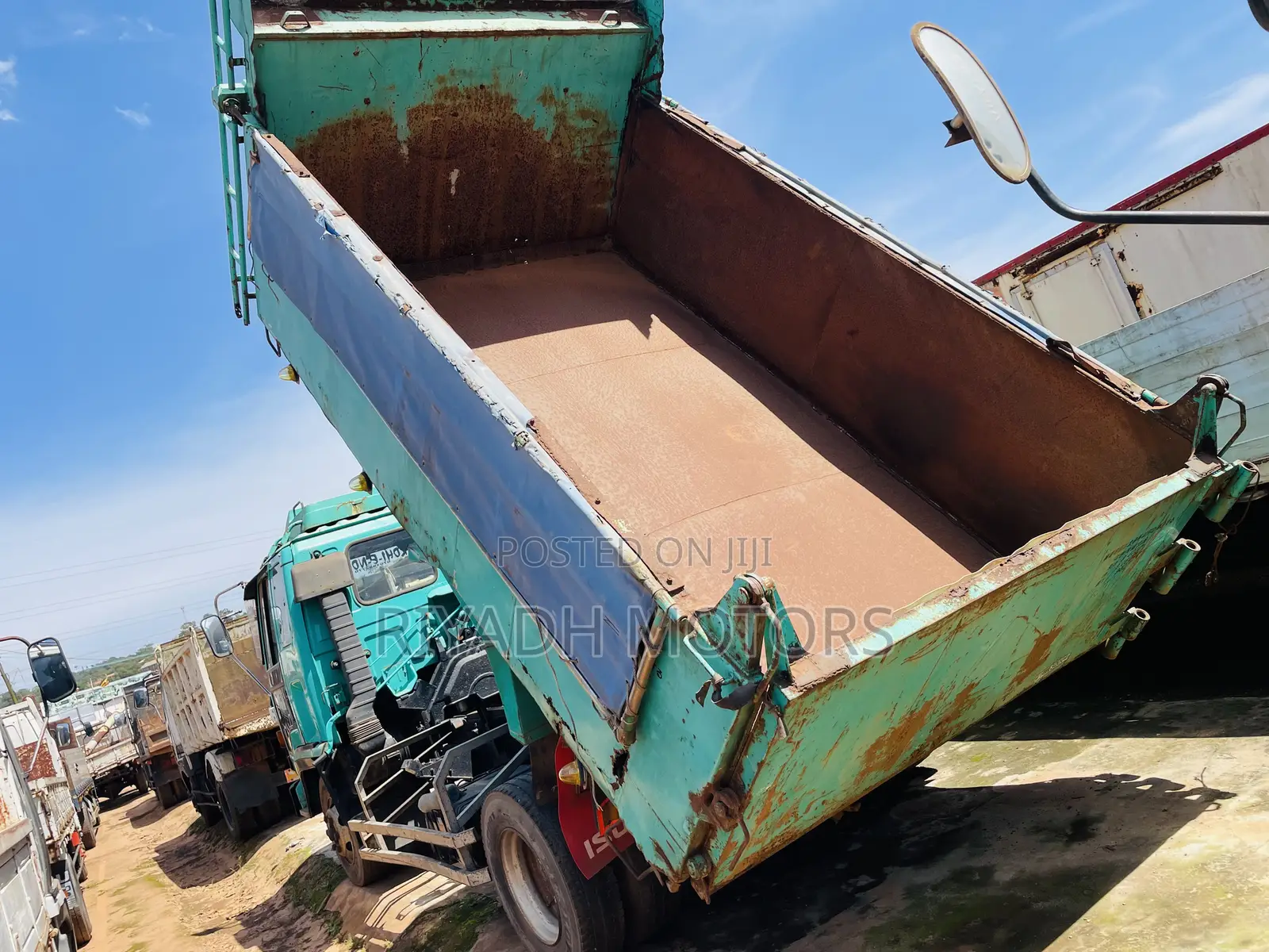 Isuzu Dumper 6HE1