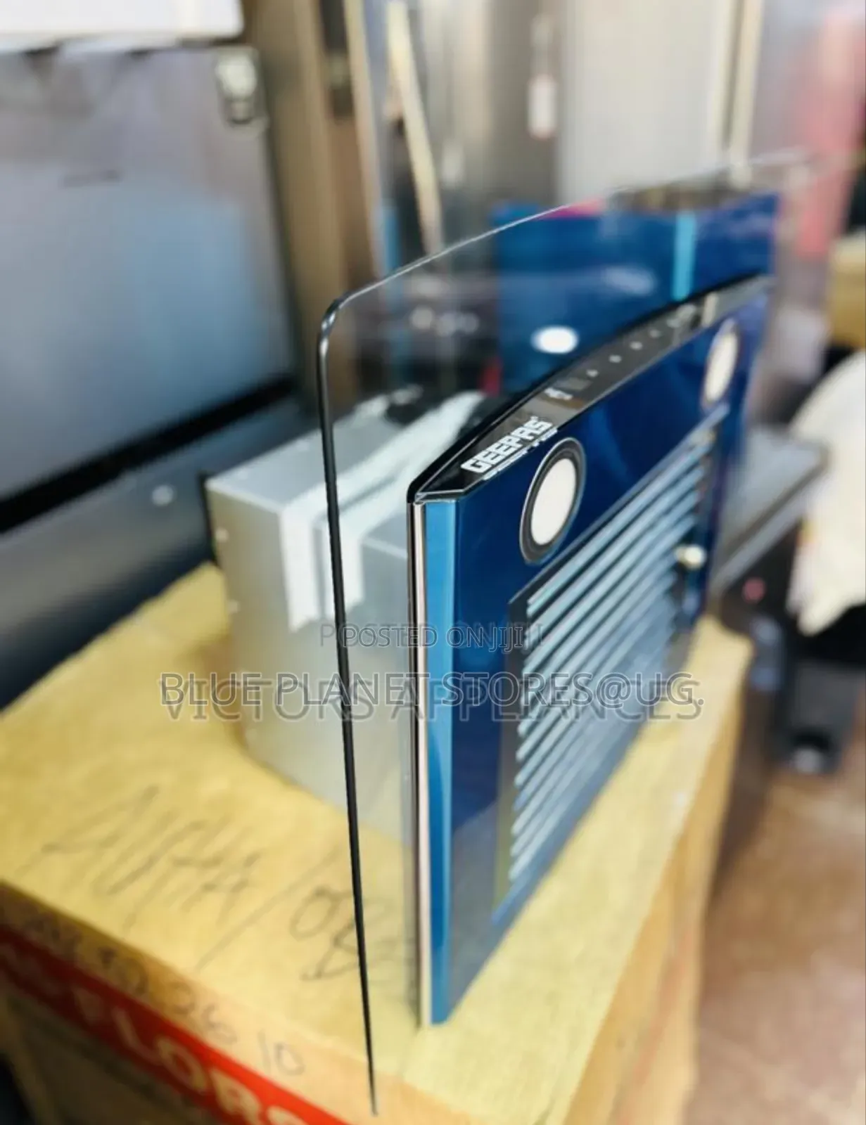 GEEPAS "60cm" Glass Curved Chimney Hoods \\ 230w \\ GHD601GB