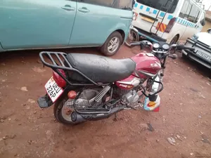 TVS HLX 125 2018 Red
