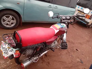 Bajaj Boxer 100 2022 Red
