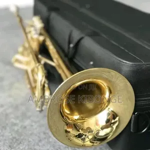 Original YAMAHA Professional Trumpet With FREE Accessories.