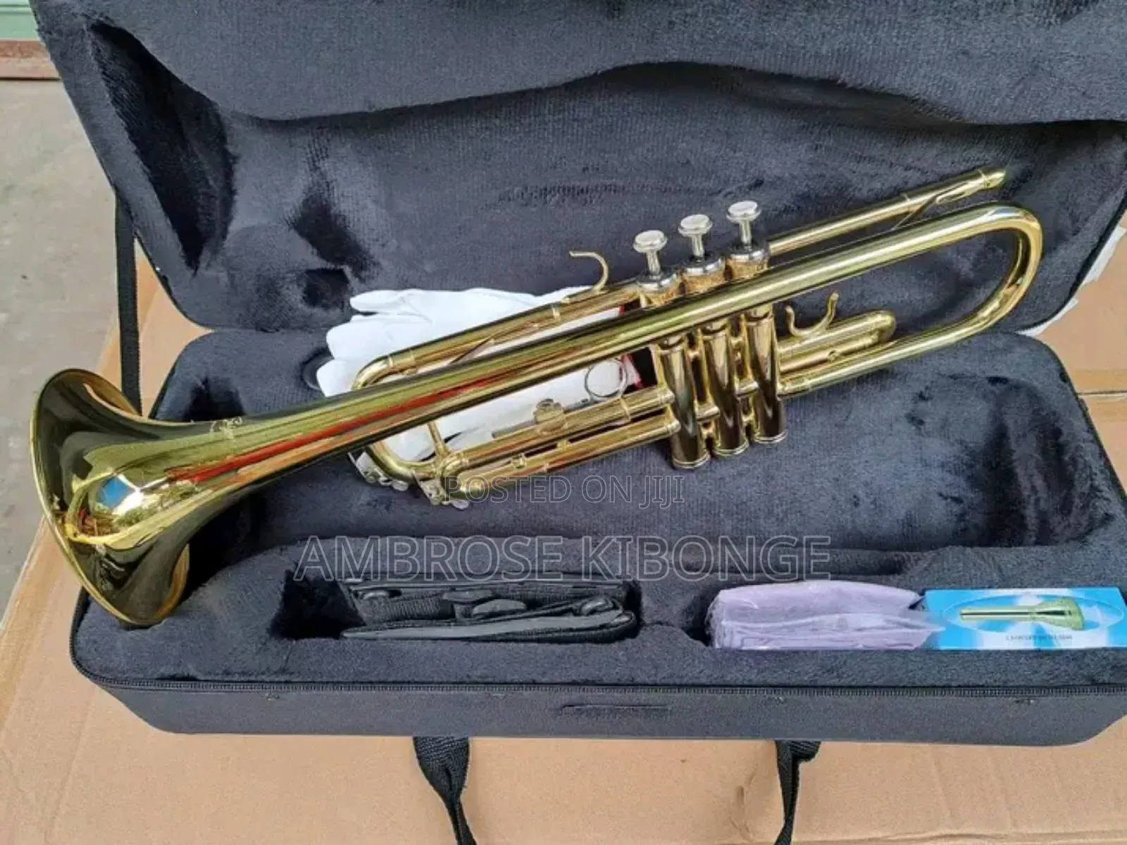 Original YAMAHA Professional Trumpet With FREE Accessories.