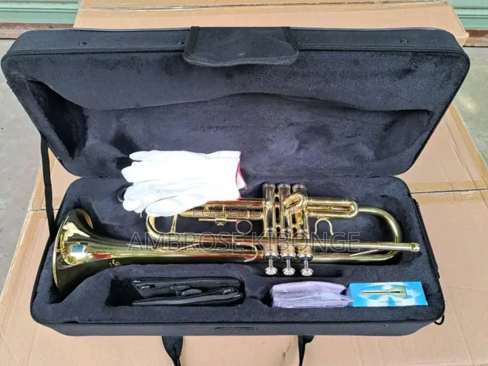 Original YAMAHA Professional Trumpet With FREE Accessories.